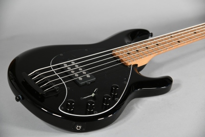 Musicman Stingray Special H Black Maple Neck 5