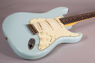 Fender Custom Shop 64 Stratocaster Journeyman Relic Faded Aged Daphne Blue