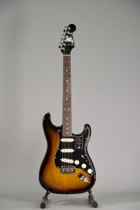 Fender American Ultra Luxe Stratocaster Rw 2 Tone Sunburst