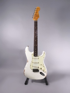 Fender Custom Shop Ltd 1963 Stratocaster Heavy Relic Aged Olympic White