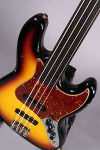 Fender Ltd 62 Jazz Bass Relic Ebony Fretless 3 Tone Sunburst