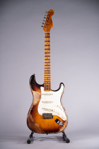 Fender LTD Red Hot Strat Faded Aged Chocolate 3-Color Sunburst Super Heavy Relic