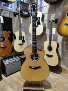 TAYLOR 914CE V-CLASS ELECTRO ACOUSTIC GUITAR