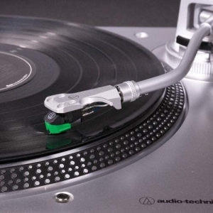 Audio-Technica AT-LP120X Giradischi con USB Silver