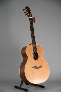 Lowden Original Series O23 Walnut e Red Cedar Chitarra Acustica