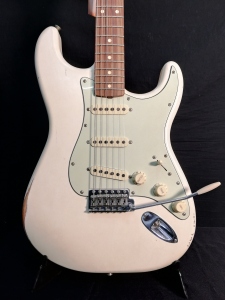 Fender Roadworn 60'S Stratocaster Pau Ferro Olimpic White