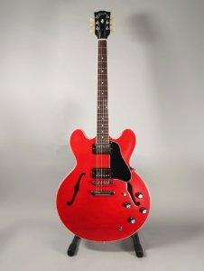 Gibson Es-335 Satin Cherry Chitarra Semiacustica