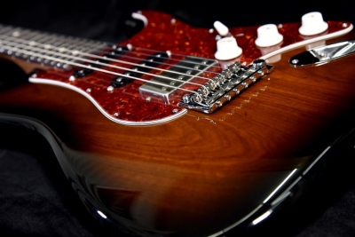 Suhr Custom Limited Classic S Roasted Hss 2 Tone Tobacco Burst