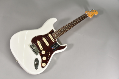 Fender American Ultra Stratocaster Artic Pearl