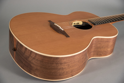 Lowden Original Series O23 Walnut e Red Cedar Chitarra Acustica