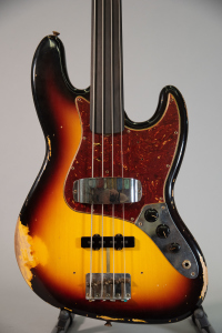 Fender Ltd 2022 62 Jazz Bass Heavy Relic Ebony Fingerboard Fretless