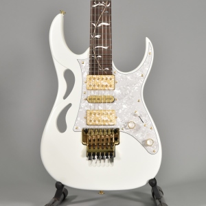 IBANEZ STEVE VAI PIA3761 STALLION WHITE w/ CASE