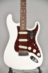 Fender American Ultra Stratocaster Artic Pearl