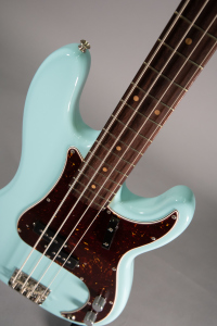 Fender  American Vintage II 1960 Precision Rosewood Fingerboard Daphne Blue