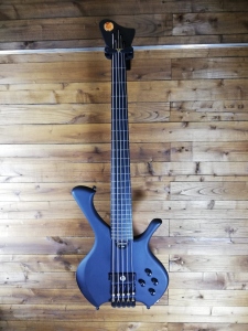 Laurus T 800 5 c fretless 2007 usato