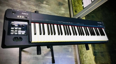 ROLAND RD64 USATO