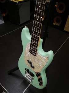 Fender American Performer Mustang Bass Satin Surf Green