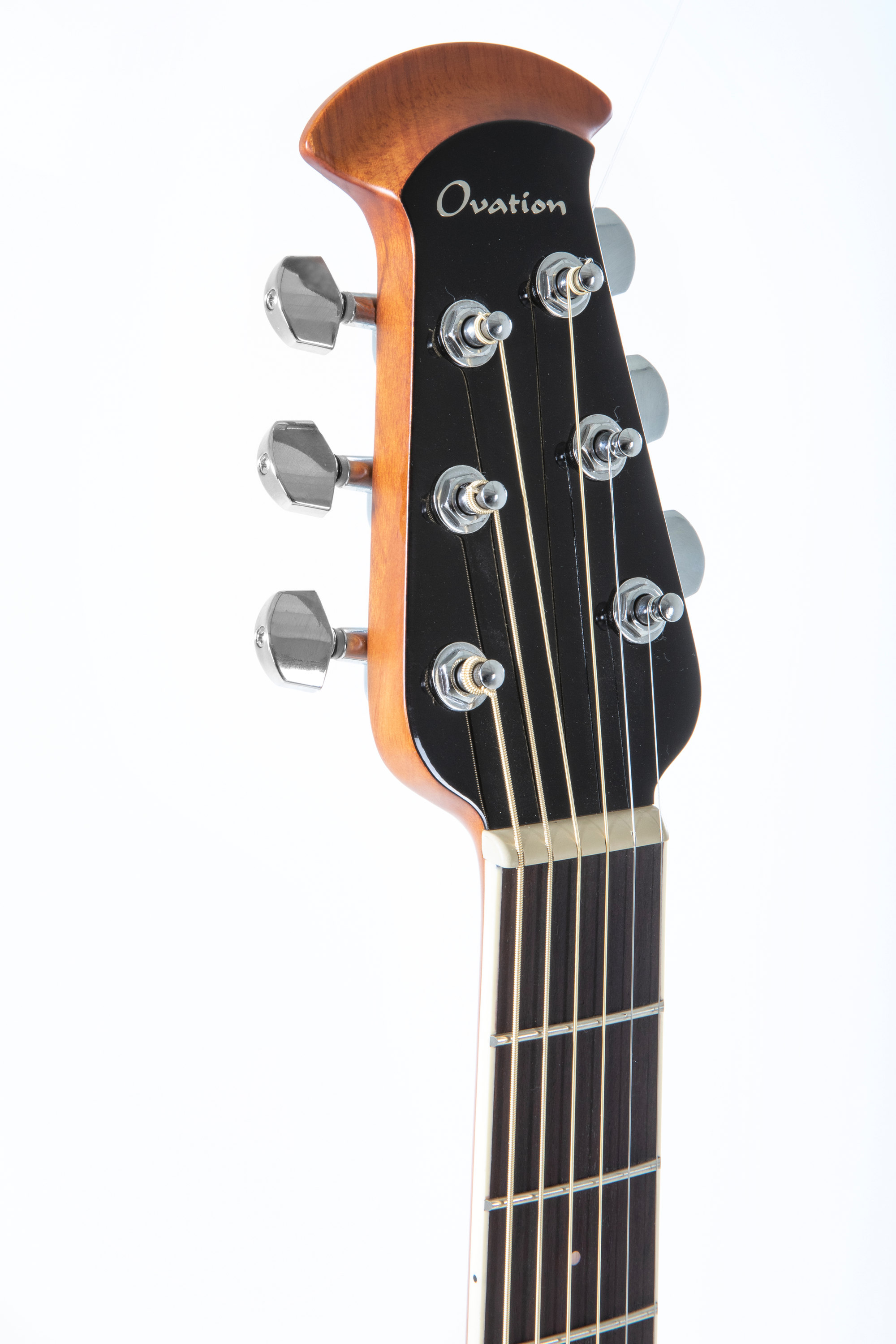 Ovation Celebrity Traditional Plus CS28P Super Shallow