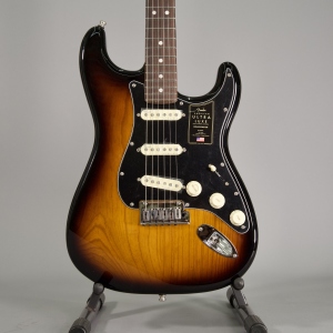 Fender Stratocaster Stevie Ray Vaughan  Pau Ferro 3Tone Sunburst