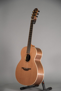 Lowden Original Series O23 Walnut e Red Cedar Chitarra Acustica