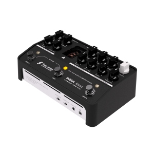 Two Notes Revolt Bass Preamplificatore Valvolare Analogico a 3 Canali