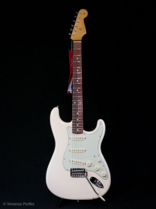 Fender Vintera 60S Stratocaster Modified Pau Ferro Olimpic White