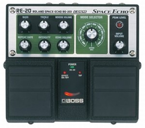 BOSS RE-20 SPACE ECHO PEDALE EFFETTO