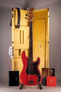 Fender Pino Palladino Signature Precision Bass Fiesta Red