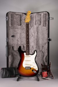 FENDER STRATOCASTER  AM PRO II USATA