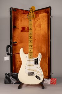 Fender Ltd American Vintage II 1973 Stratocaster Maple Olympic White