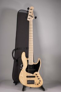 XOTIC XJ 5 CORDE NATURAL USATO