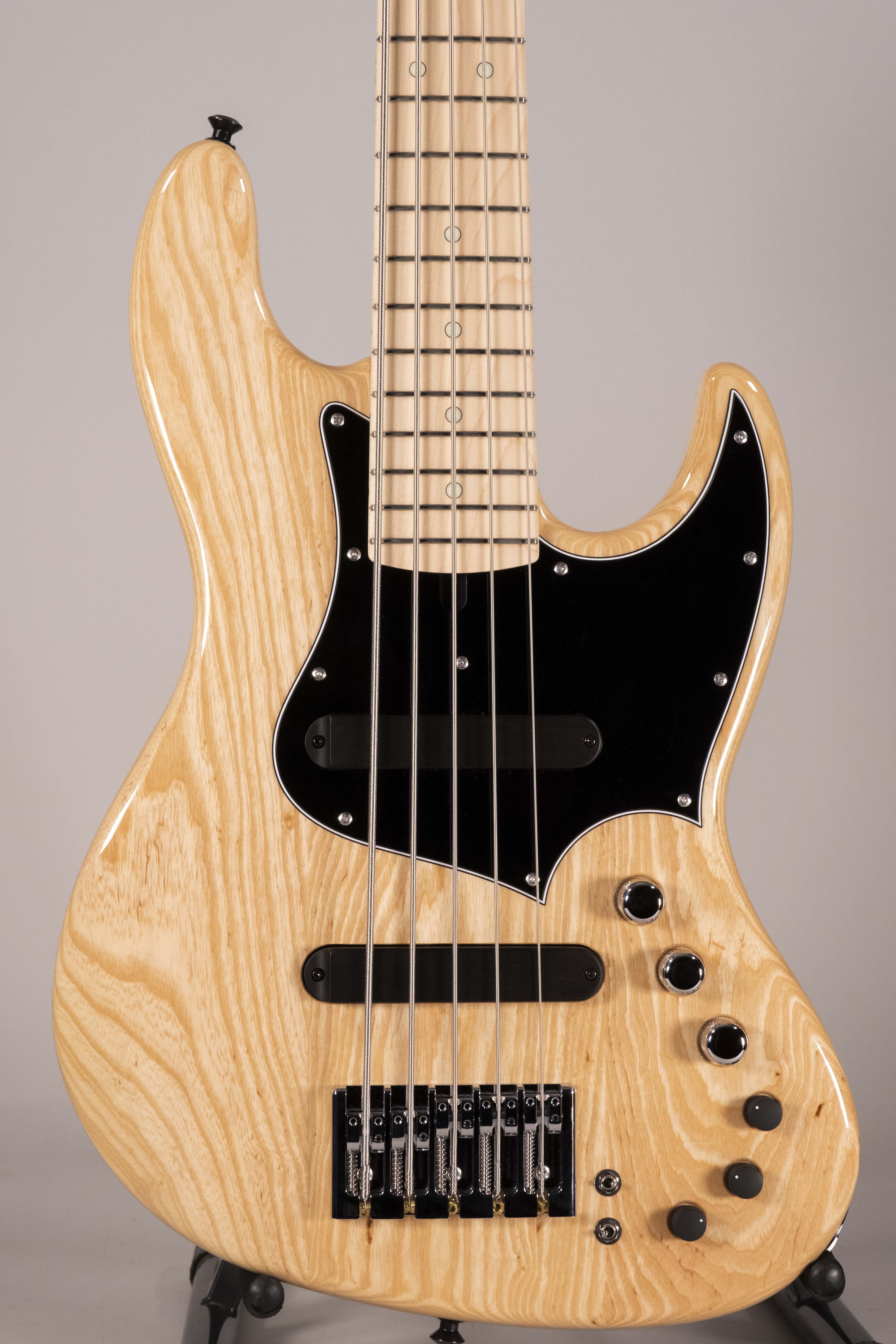 XOTIC XJ 5 CORDE NATURAL USATO