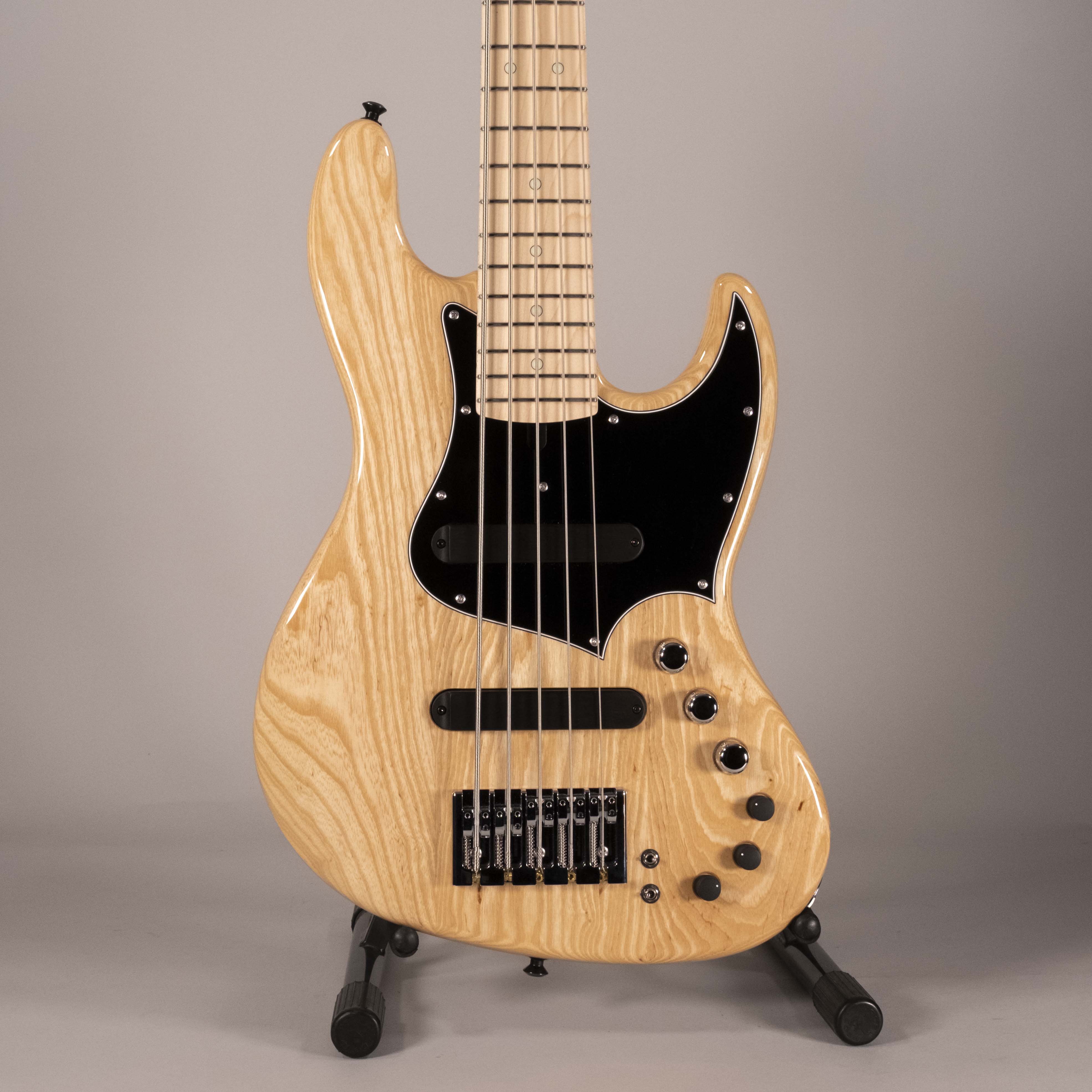 XOTIC XJ 5 CORDE NATURAL USATO