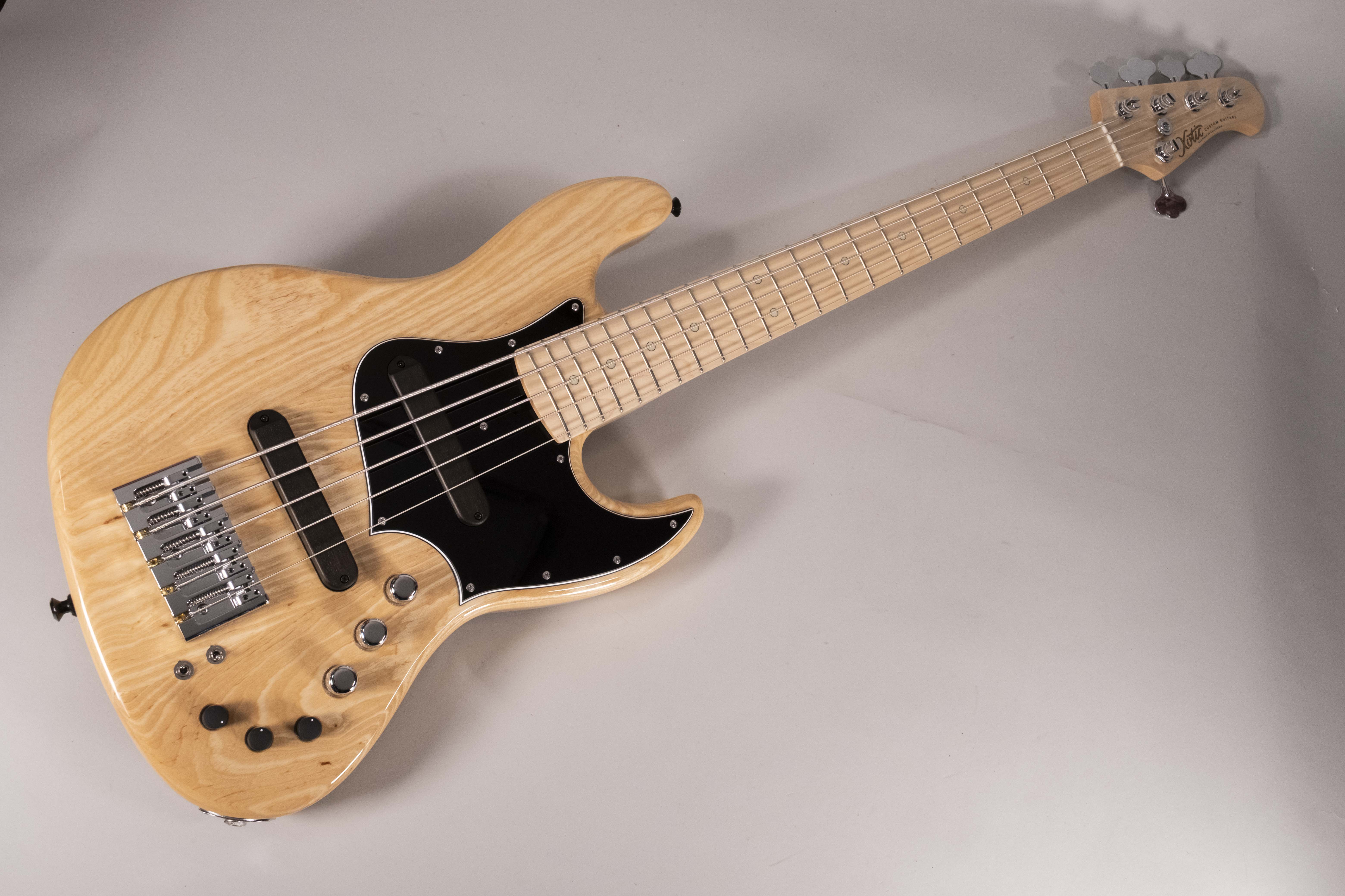 XOTIC XJ 5 CORDE NATURAL USATO