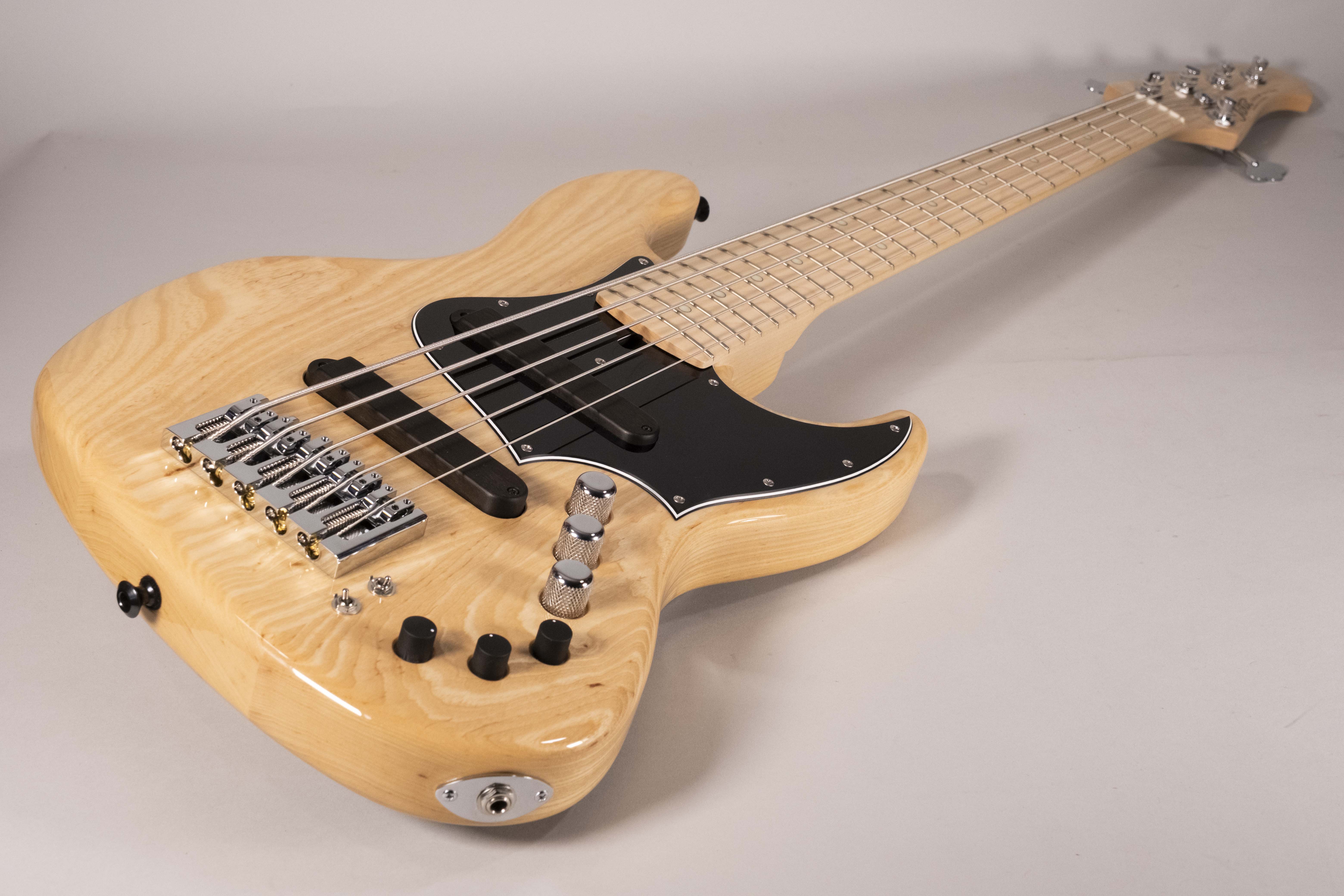 XOTIC XJ 5 CORDE NATURAL USATO