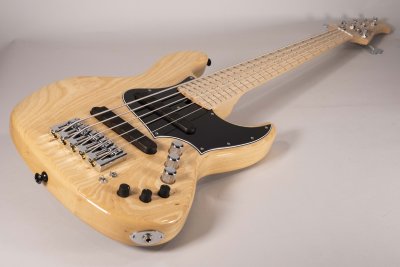XOTIC XJ 5 CORDE NATURAL USATO