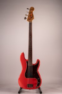 Fender Pino Palladino Signature Precision Bass Fiesta Red