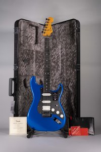 Fender Stratcaster HSS American Ultra II Noble Blue