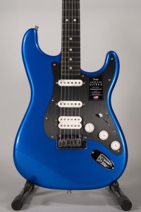 Fender Stratcaster HSS American Ultra II Noble Blue