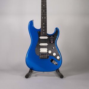 Fender Stratcaster HSS American Ultra II Noble Blue