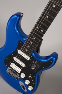 Fender Stratcaster HSS American Ultra II Noble Blue