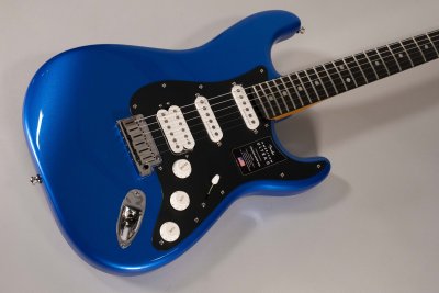 Fender Stratcaster HSS American Ultra II Noble Blue