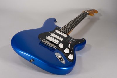 Fender Stratcaster HSS American Ultra II Noble Blue