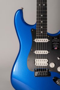 Fender Stratcaster HSS American Ultra II Noble Blue