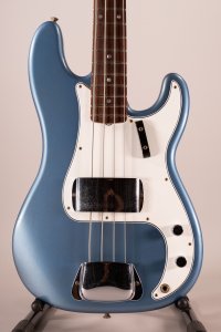 Fender Custom Shop 1966 Precision Bass Relic Super Faded Aged Lake Placid Blue