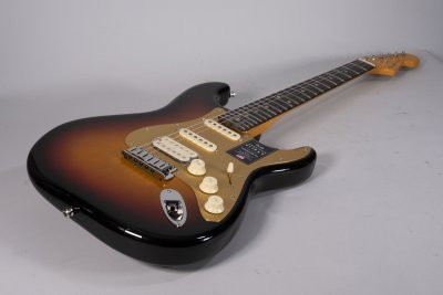 Fender Stratcaster HSS American Ultra II Ultraburst