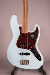 Fender Vintera 60S Jazz Bass Daphne Blue