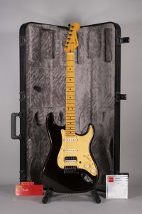 fender stratocaster ultra HSS usata