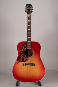 GIBSON HUMMINGBIRD LEFT CHERRY USATA