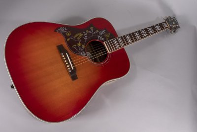 GIBSON HUMMINGBIRD LEFT CHERRY USATA